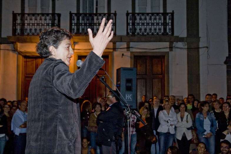 La madrilenÌƒa Nieves PeÌrez, en una sesioÌn de cuentos celebrada en Vegueta (Foto TA)